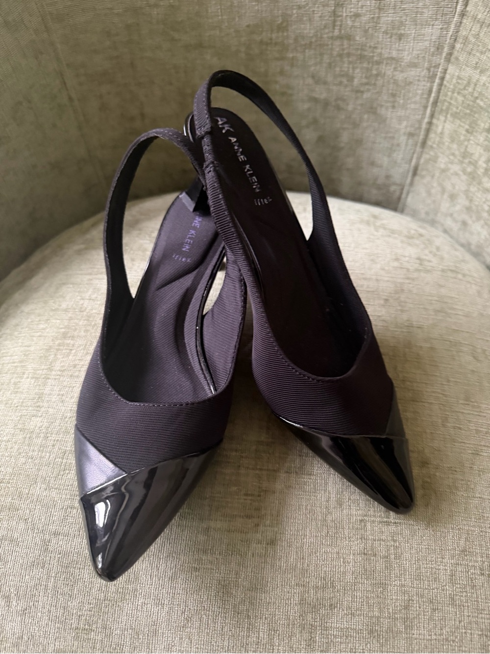 Anne Klein Black Pointed Patent Toe Slingback size 8
